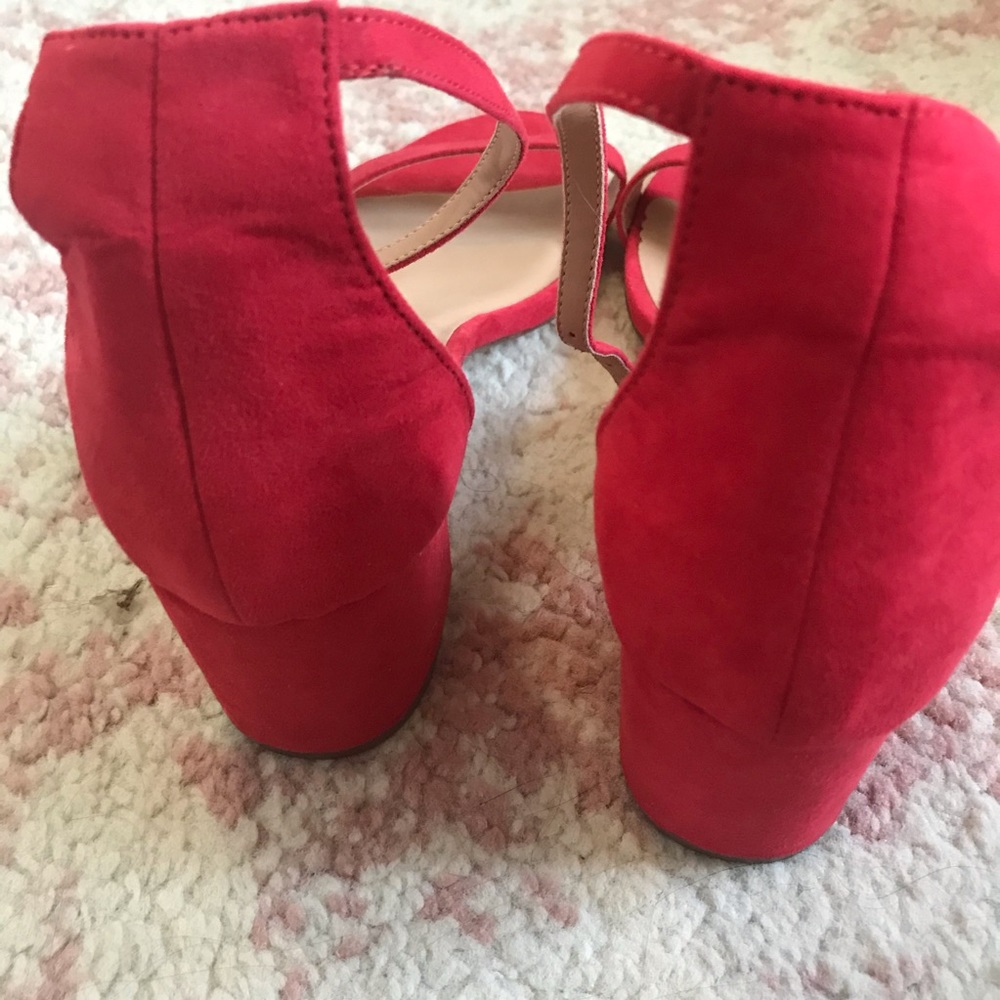 Red ankle strap block heels BNWT size 7 - Picture 4 of 4